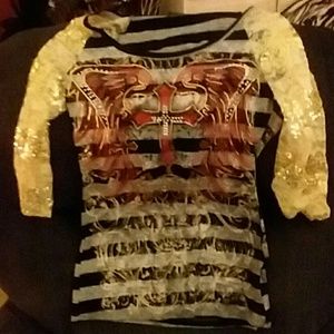 Woman fancy tee  lace sleeves 3/4  15" across bust